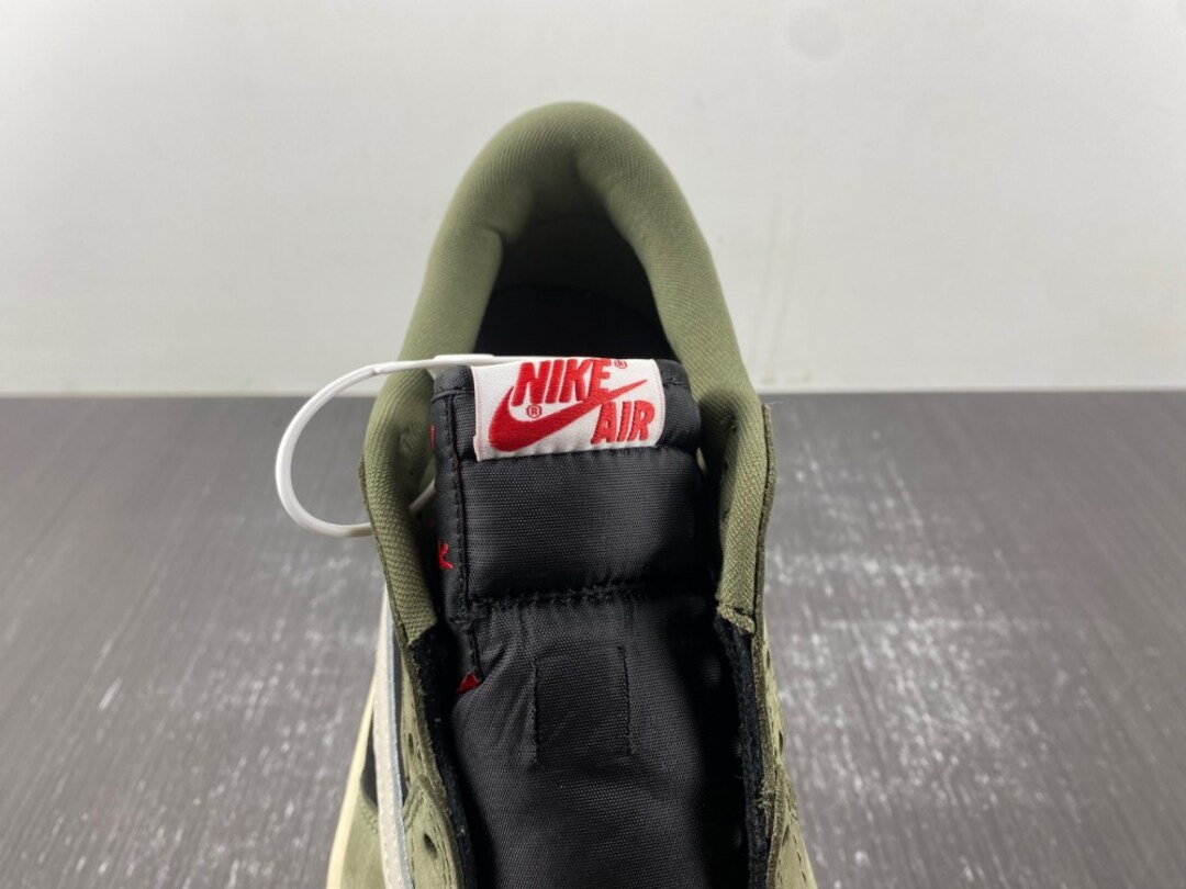 Travis Scott x Air Jordan 1 Low OG Black Sail Medium Olive Travis Scott x Air Jordan 1 Low OG Black Sail Medium Olive